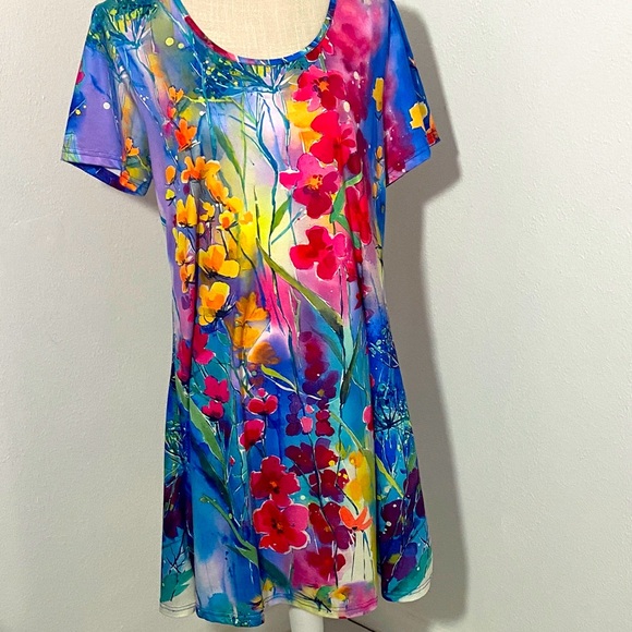 Dresses & Skirts - Colorful Short Sleeve Dress XL Pink Purple Yellow Floral Round Neckline Breezy